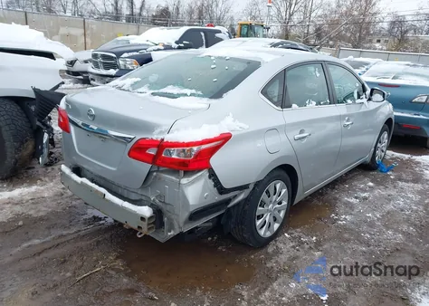 2017 Nissan Sentra S z USA, uszkodzony, nr VIN 3N1AB7AP7HY372121